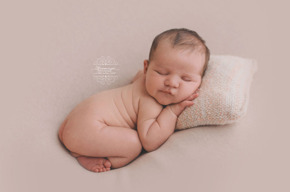Babyshooting in Bruchsal – Neugeborenenfotos von Luis, 8 Tage jung